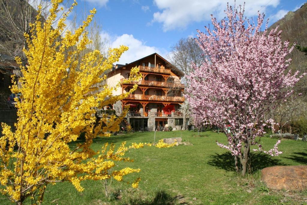 Hotel Estanys Blaus Таваскан Екстер'єр фото